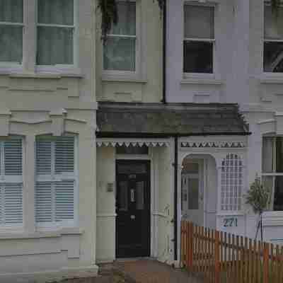 Kew Studios and Rooms Hotel Exterior