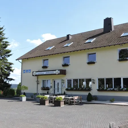 Landhaus Eifelsicht Отели в г. Хелленталь