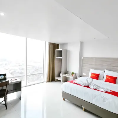 Win Grand Hotel Hotels near Cibeureum Lake
