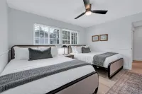 Serene Pool & Spa Home Near Sanibel Island, Beaches and Downtown Fort Myers.