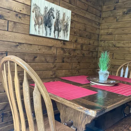 Cozy Cottage near National Park w/ Awesome Mountain Views! Extremely clean!
