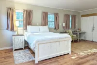 The Garden House of Downtown Manitou Springs, Colorado - Boutique