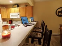 Fantastic view, 4 bedrooms- 3 baths, across from Camelback Resort, Parks - Wi-Fi