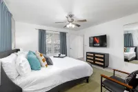 Modern Oasis! Pool, Mini-Golf, Game Room, Theatre! - مسبح خاص