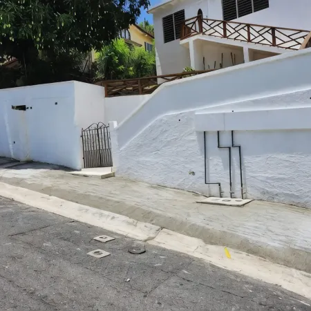 Hervana's Casa Blanca