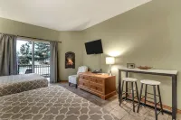 Amazing! Close to Everything! Immaculate FREE Shuttle HotTub Pool Trails! - 2-Star