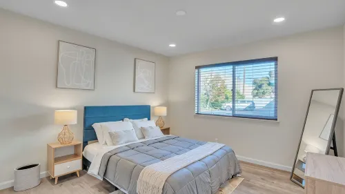 Beautiful Furnished 2 Bedroom w Fast Wi-Fi + Parking Space + Central DT Location - Homestays