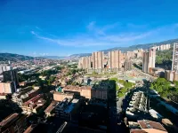 Lux Penthouse: By Medellín, Great Dining, Nightlife, Fast Wifi & Self Check-in - 3-Star
