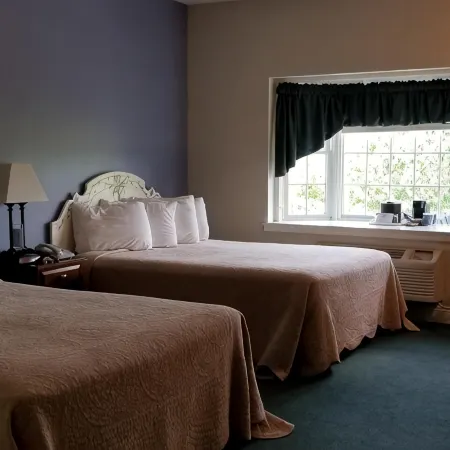 Inn at Amish Door