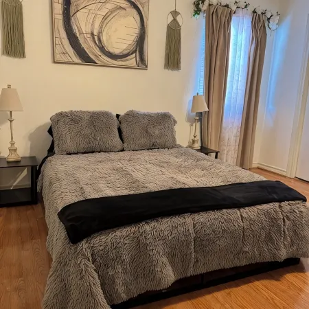 Cozy & Spacious 3-bedroom Townhome