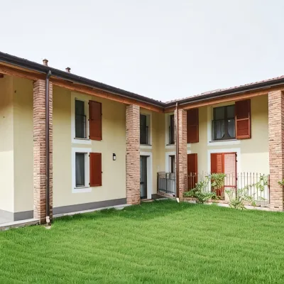 CR BnB Rozzano Hotels near Teatro della Luna