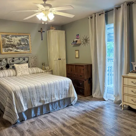 Walk to Beach, Casinos & Art – 4Br/4BA with Spacious Covered Porch!