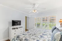 NEW LISTING!Stunning Sea Place Renovated -Oceanview 1st floor 2bd/bath - 3 stjerner