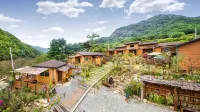 Muju Heukjip Jeongwon Pension - Homestays
