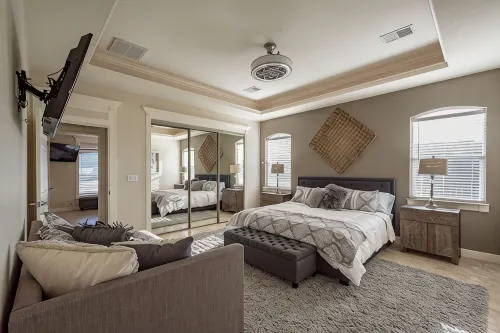 Gorgeous 4900 square foot pool & spa home minutes from Lake Travis and winery - Private Pools