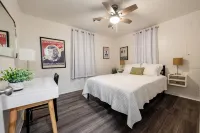 Spacious 4Br/2BA Home - Closest Stay to OU Stadium & Campus - ห้องครัว