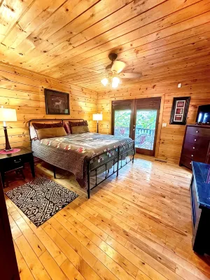 Mar-Apr 50% OFF!❤️BESTMtnView-Adult Pool Table-PingPong-Foosball-Playgrnd-Hottub! - 2-Star