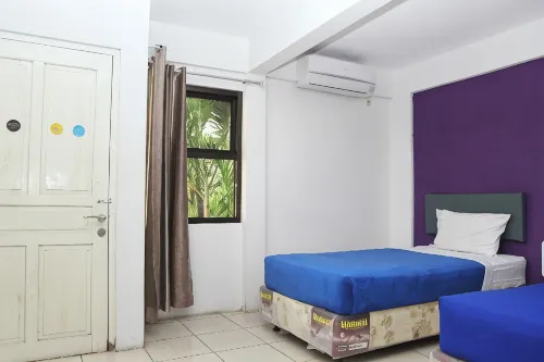 Griya Surya Hostel - 2-Star