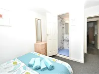 Waterfront Guest Accommodation Hotel di Greenock