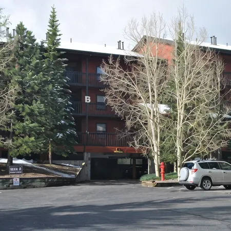 Mountainside condo in a Colorado playground!