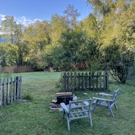 Black Mt home, minutes to downtown, fenced yard