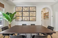 Chandler Keep – Medieval Spanish Villa, BBQ Courtyard & Prime South Chandler - balcony