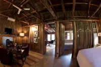 Historic Miners Cottage on Howqua River - 4-Star