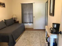 Cabin #2 - Backyard Bunkhouse - Homestays