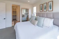 Red Rock Haven - NEW Private Pool, putting green, & more. Perfect family retreat - Gym