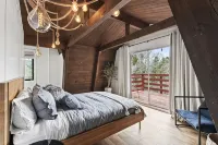 Hilltop 3-bedroom Retreat with Lake Views, AC, EV Charger at Lake Gregory - 3-Star