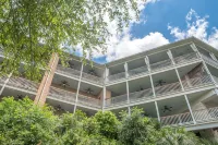 Walk to Gruene Hall!on Guadalupe River! Pets Welcome - 4-Star