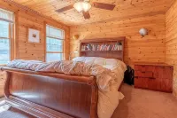 Beautiful year round home on Sebec Lake - Homestays
