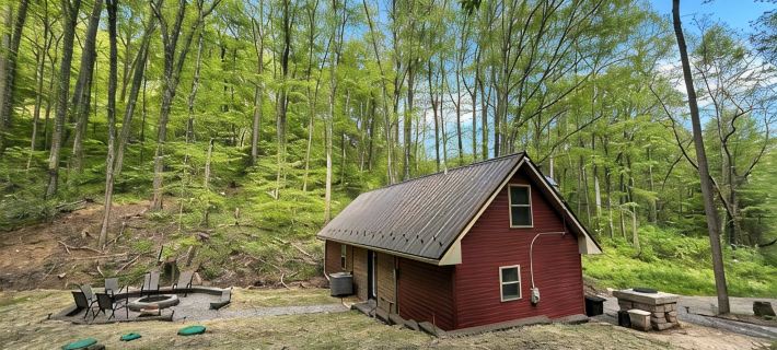 Month to Month Cottage Rental Located Near Lancaster 33 by-Pass & FMC Hospital. Hotels in Fairfield County