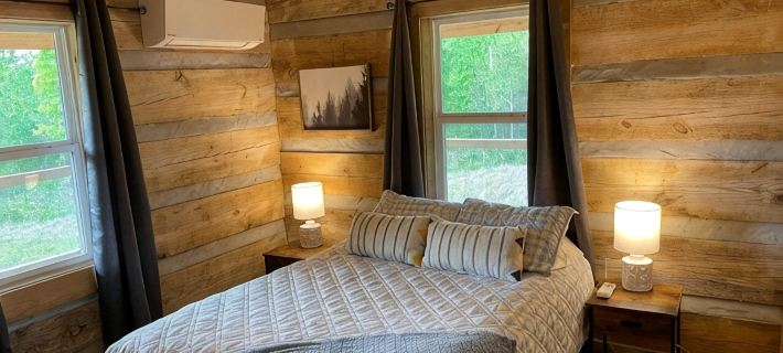 Cozy, Quiet Cabin Under the Stars - Near Desoto State Park and Downtown Mentone! Hotels in DeKalb County