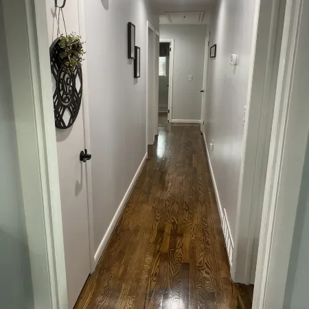 Newly renovated home! One block from Back of the Dragon-Close to downtown Marion