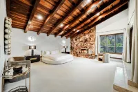 Midcentury Modern House in Heart of Historic Las Vegas - Private Pools