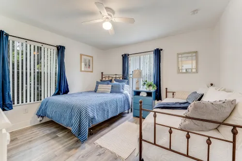 Snowbird Special-Large Comfy Stay Pets Welcome w/Parking Trailers/Bikes/Boats - Wifi