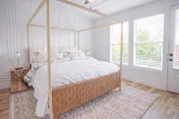 New Construction! 1 Block from Downtown - 3-Sterne