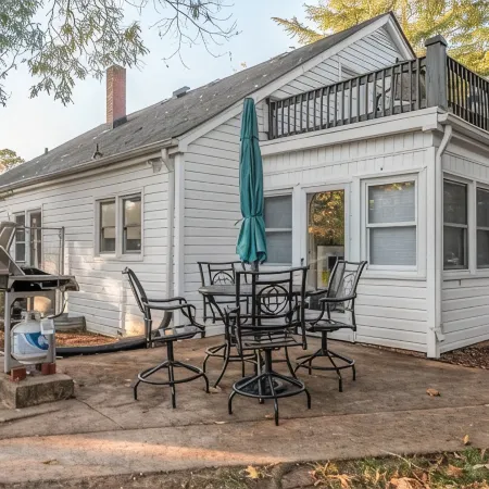 "Maple Cottage" - Spacious 4Br Family Home in Safe Neighborhood in Gastonia