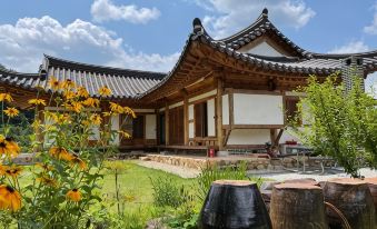 Wanju Cheongpungheon Ok Pension