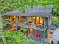 Modern Cabin with Great Views Close to Downtown Clayton - Chalets