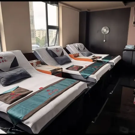 Hua     Yi Hotel