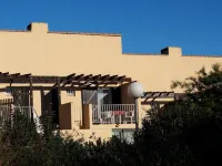 Charming T1 completely renovated, with large terrace, in the heart of Giens. - 2-Star