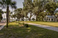 Ideal Location in Downtown Bluffton  ~Just Steps to the May River - Bathtub
