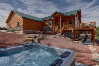 “Luxury Cabin Minutes from Zion East Entrance Views & Hot Tub” - شرفة