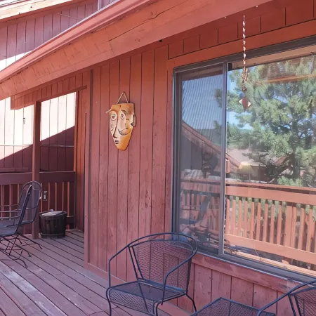 Close to the Lifts, Sleeps up to 8, Windows and Deck with Ski Mountain Views