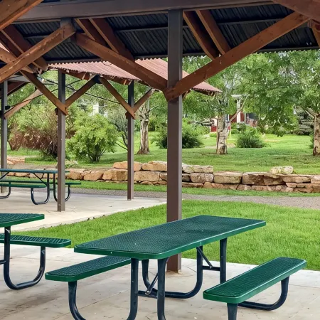 Mountain Studio - luxury finishes in upscale neighborhood, e-bikes included!