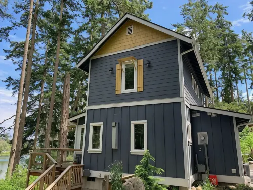 Private 2 bedroom Cottage on a Lagoon. - 3-Star