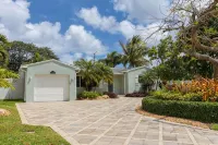 Beautiful Remodeled Pool Home in the Heart of Downtown Delray Beach! - บูติค