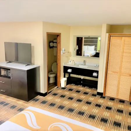 Quality Inn & Suites Mt Chalet